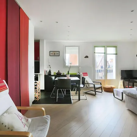 Quiet In Vieux #halles Tours